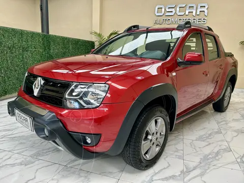 Renault Duster Oroch Outsider Plus 2.0 4x4 usado (2019) color Rojo Fuego precio $23.000.000