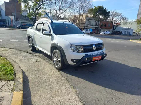 foto Renault Duster Oroch Outsider Plus 2.0 usado (2019) color Blanco Glaciar precio $10.100.000