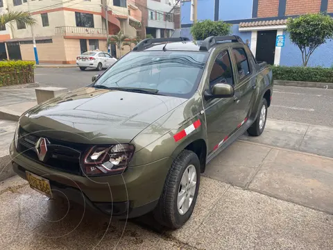 Renault Duster Oroch 2.0L Zen usado (2018) color Verde Oliva precio u$s12,800