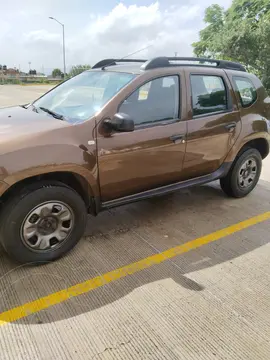 Renault Duster Expression Aut usado (2015) color Marron precio $120,000