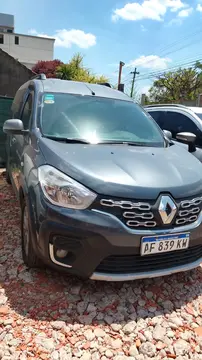 Renault Kangoo Stepway 1.6 SCe usado (2023) color Gris Estrella financiado en cuotas(anticipo $13.000.000)