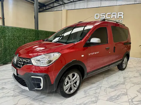 Renault Kangoo Stepway 1.6 SCe usado (2025) color Rojo Fuego precio $34.900.000