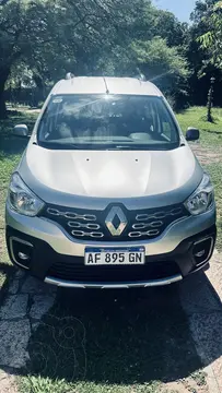 Renault Kangoo Stepway 1.6 SCe usado (2023) color Gris precio $26.500.000