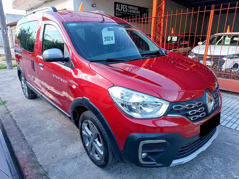 Renault Kangoo Stepway 1.6 SCe usado (2024) color Rojo precio u$s22.800