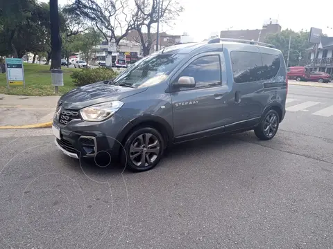Renault Kangoo Stepway 1.6 dCi usado (2021) color Gris Acero precio $25.500.000