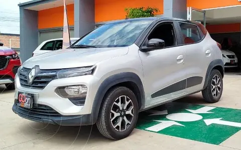 Renault Kwid Bitono usado (2024) color plateado financiado en mensualidades(enganche $53,138 mensualidades desde $4,063)