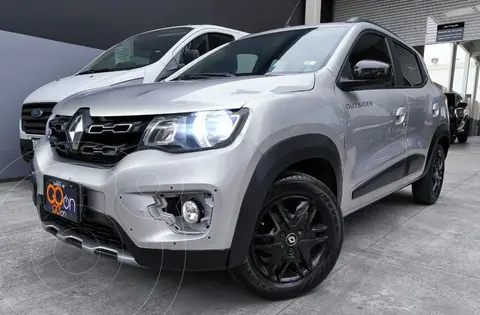 Renault Kwid Outsider usado (2019) color plateado financiado en mensualidades(enganche $44,962 mensualidades desde $3,438)