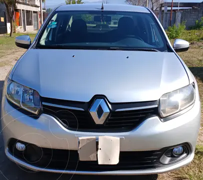 Renault Logan 1.6 Expression usado (2014) color Plata precio $10.500.000