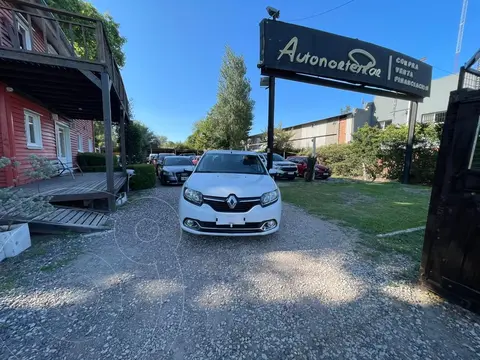 Renault Logan 1.6 Privilege usado (2019) color Blanco precio $16.500.000