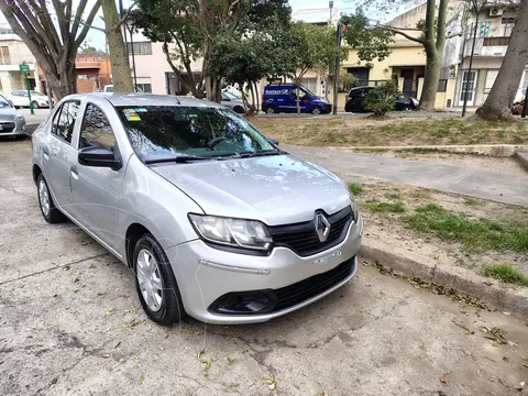 Renault Logan 1.6 Authentique Plus usado (2014) color Plata precio $11.400.000