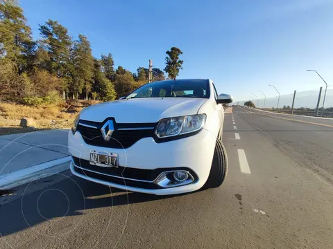 Renault Logan 1.6 Privilege usado (2014) color Blanco Glaciar precio $11.900.000