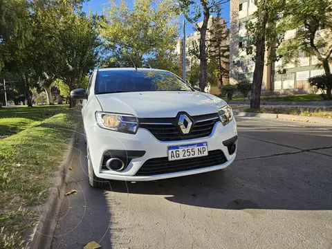 Renault Logan 1.6 Life usado (2023) color Blanco precio $20.700.000