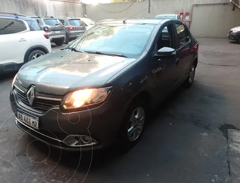 Renault Logan 1.6 Privilege usado (2017) color Gris Acero financiado en cuotas(anticipo $8.000.000 cuotas desde $500.000)