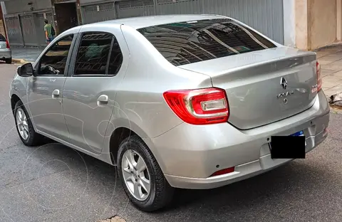 Renault Logan 1.6 Privilege usado (2017) color Plata precio $14.500.000
