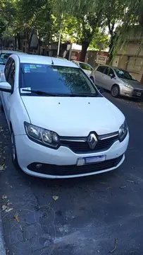 Renault Logan 1.6 Expression usado (2018) color Blanco precio $15.700.000