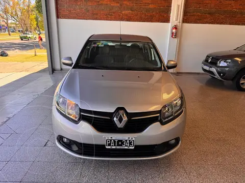 Renault Logan 1.6 Expression usado (2015) color Plata precio $12.500.000