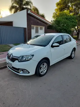 Renault Logan 1.6 Privilege Plus usado (2014) color Blanco Glaciar precio $12.000.000