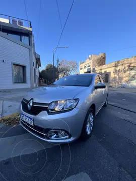 Renault Logan 1.6 Privilege usado (2018) color Gris Estrella precio $15.600.000