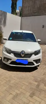 Renault Logan 1.6 Intens usado (2023) color Blanco Glaciar precio $25.000.000