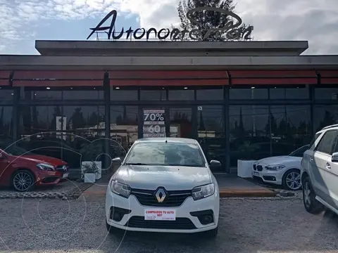 Renault Logan 1.6 Life usado (2023) color Blanco precio $18.000.000