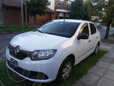 foto Renault Logan 1.6 Authentique Plus usado (2015) color Blanco Glaciar precio $750.000