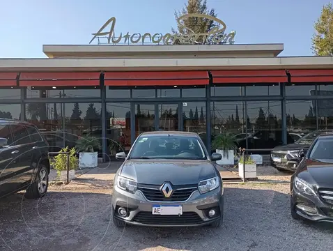 Renault Logan 1.6 Zen usado (2021) color Gris precio $18.000.000