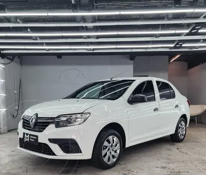Renault Logan 1.6 Life usado (2022) color Blanco precio u$s8.000