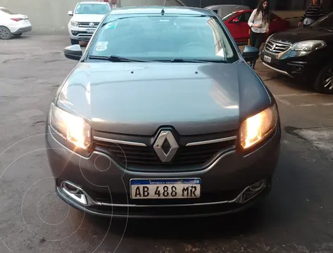 Renault Logan 1.6 Privilege usado (2017) color Gris Acero financiado en cuotas(anticipo $8.000.000 cuotas desde $500.000)