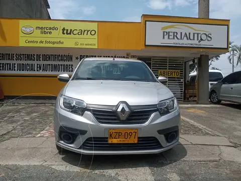 Renault Logan Life usado (2022) color Gris precio $48.000.000