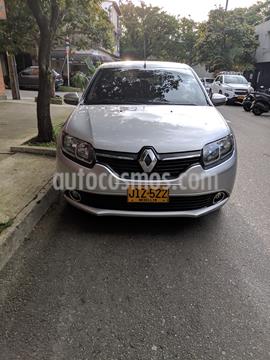foto Renault Logan Privilege Aut usado (2018) color Gris Estrella precio $36.000.000