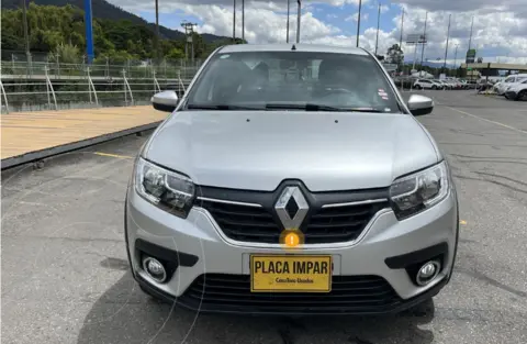 Renault Logan Intens usado (2021) color Plata financiado en cuotas(cuota inicial $6.290.000 cuotas desde $1.650.000)