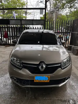 Renault Logan Privilege Aut usado (2017) color Gris Estrella precio $35.000.000