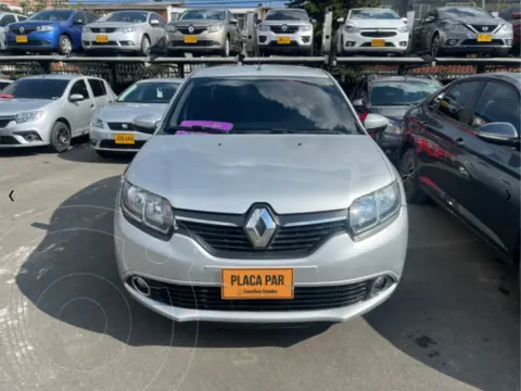 Renault Logan Privilege Aut usado (2017) color Plata financiado en cuotas(cuota inicial $4.390.000 cuotas desde $1.100.000)