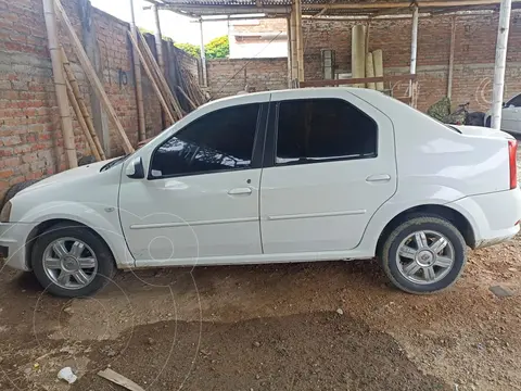 Renault Logan 1.6L Dynamique usado (2013) color Blanco precio $25.000.000