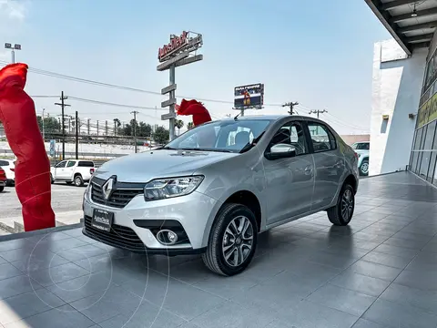 Renault Logan Intens usado (2023) color plateado financiado en mensualidades(enganche $56,980 mensualidades desde $5,831)