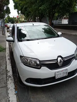 Renault Logan Expression usado (2015) color Blanco precio $98,000