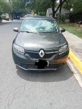 Renault Logan Expression Aut usado (2017) color Gris Acero precio $90,000