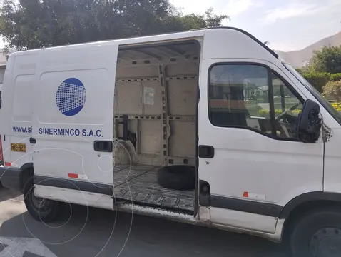 Renault Master Furgon 2.5L usado (2009) color Blanco precio u$s6,700