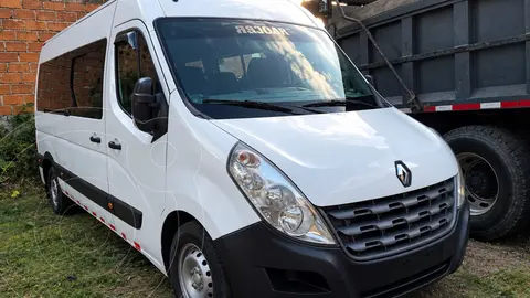 Renault Master 2.3L 18Pas usado (2015) color Blanco precio $160.000.000