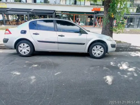 Renault Megane II 1.6 Confort usado (2010) color Gris precio $6.800.000