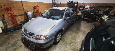 foto Renault Mégane Tric 1.6 Pack Plus usado (2006) color Gris Plata  precio $520.000