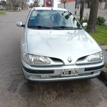 Renault Megane Tric 2.0 RXE usado (1999) color Plata precio $6.500.000