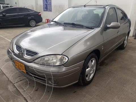 foto Renault Mégane 1.6L Unique Mec 4P usado (2008) color Gris precio $17.800.000