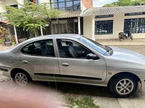 Renault Megane 1.4 Unique Mec 4P usado (2004) color Gris precio $14.000.000