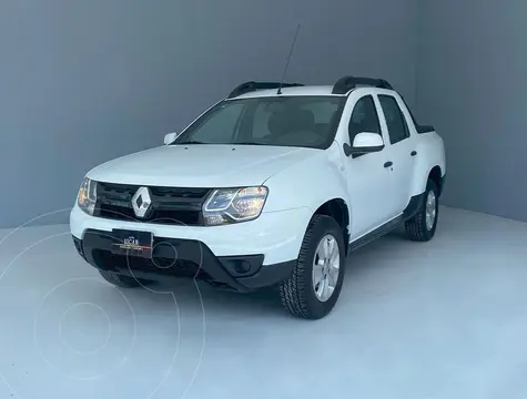 Renault Oroch Zen usado (2019) color plateado precio $239,000