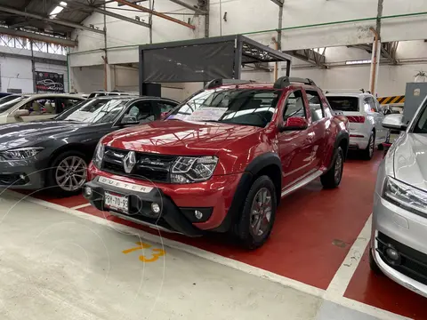 Renault Oroch Zen usado (2021) color Rojo financiado en mensualidades(enganche $87,000 mensualidades desde $10,500)