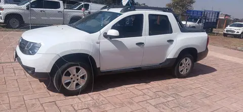 Renault Oroch Zen usado (2019) color Blanco financiado en mensualidades(enganche $54,880 mensualidades desde $5,987)