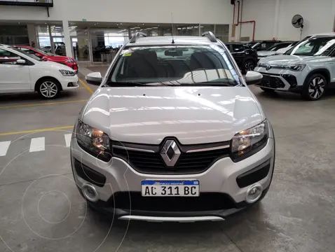 Renault Sandero Stepway 1.6 Privilege usado (2018) color Plata precio $16.200.000