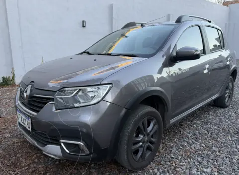 Renault Sandero Stepway 1.6 Confort usado (2021) color Gris Etoile precio u$s17.500