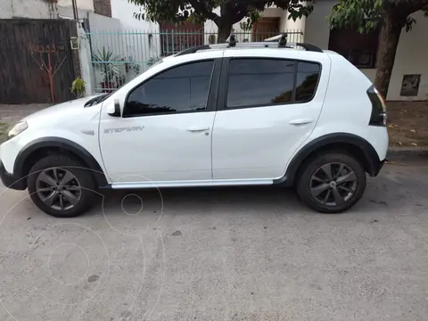 Renault Sandero Stepway 1.6 Privilege NAV usado (2014) color Blanco precio $12.500.000